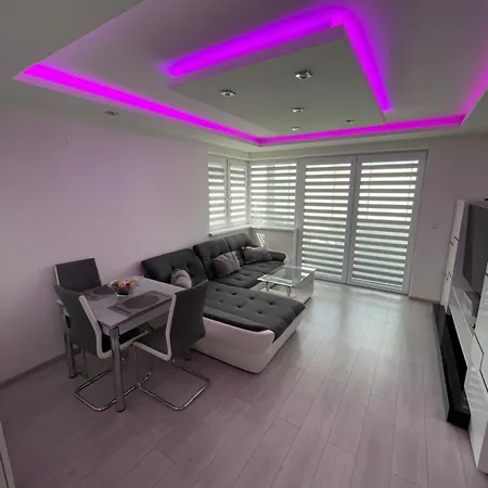 Luxusny 2 Izbovy Byt V Trencine Apartmán *